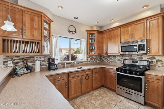 890 W Silver Hill Street, Tucson, AZ 85737