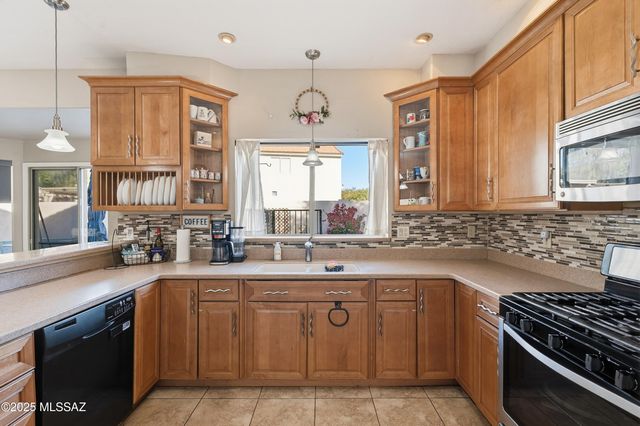 890 W Silver Hill Street, Tucson, AZ 85737