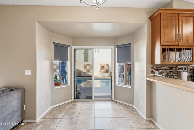 890 W Silver Hill Street, Tucson, AZ 85737