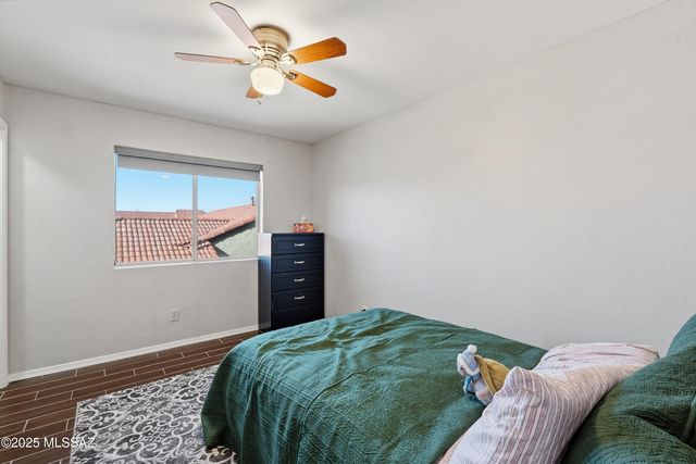 890 W Silver Hill Street, Tucson, AZ 85737