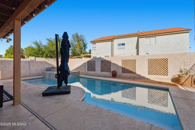 890 W Silver Hill Street, Tucson, AZ 85737