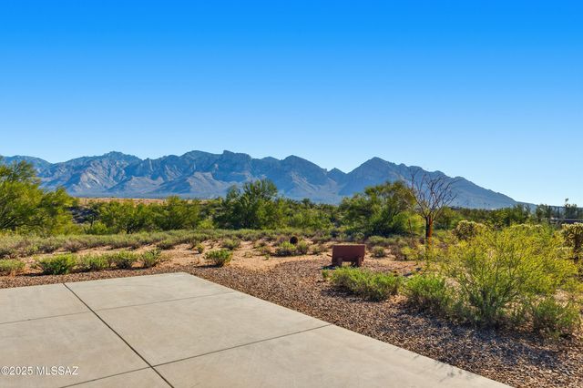 890 W Silver Hill Street, Tucson, AZ 85737