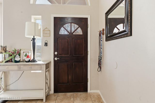 890 W Silver Hill Street, Tucson, AZ 85737