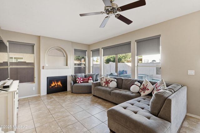 890 W Silver Hill Street, Tucson, AZ 85737