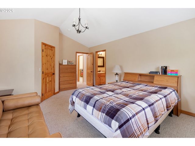 702 Ne 367TH Ave, Washougal, WA 98671