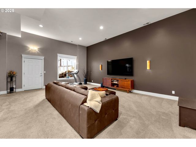2304 Nw 209TH St, Ridgefield, WA 98642