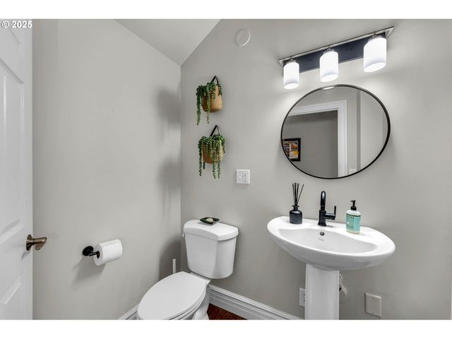 2304 Nw 209TH St, Ridgefield, WA 98642
