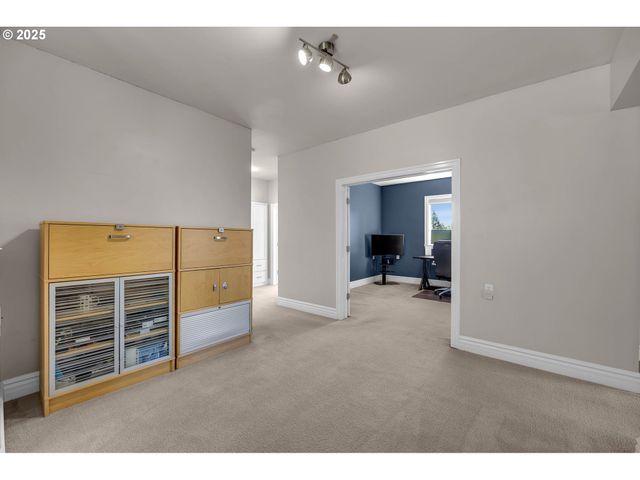 2304 Nw 209TH St, Ridgefield, WA 98642
