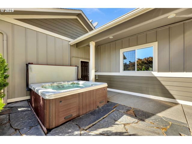 2304 Nw 209TH St, Ridgefield, WA 98642