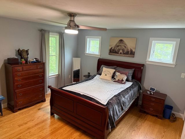 21 Forest St, Pembroke, MA 02359