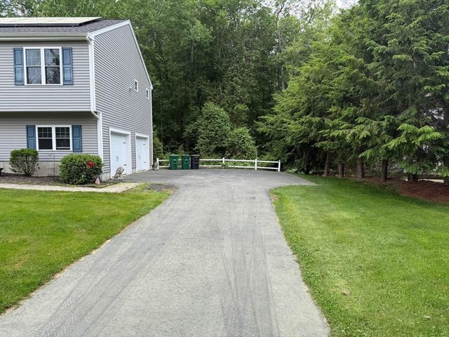 21 Forest St, Pembroke, MA 02359