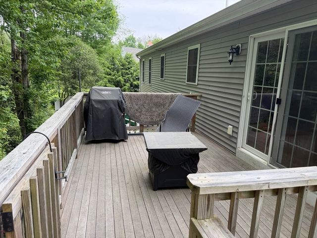 21 Forest St, Pembroke, MA 02359
