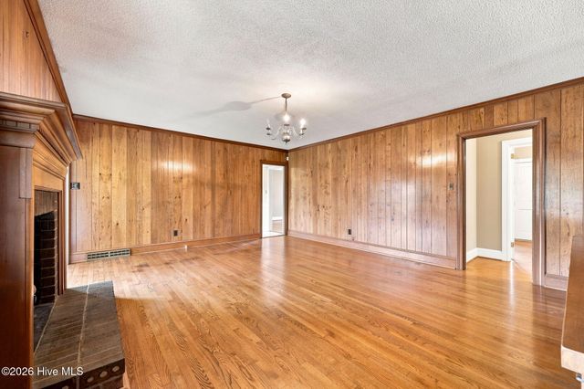 1909 York Street, Kinston, NC 28504