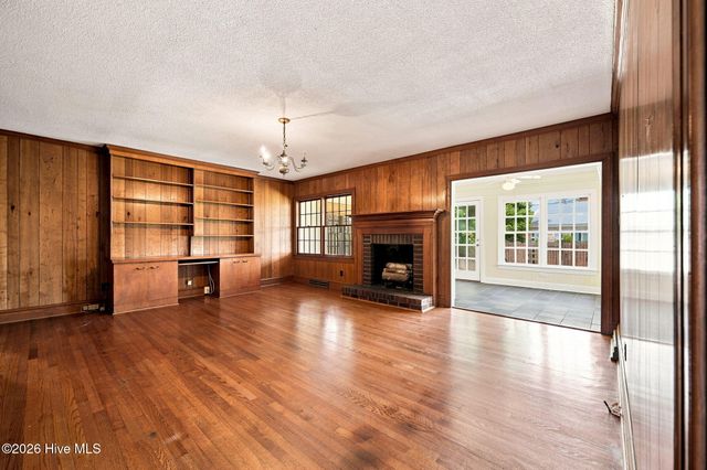 1909 York Street, Kinston, NC 28504