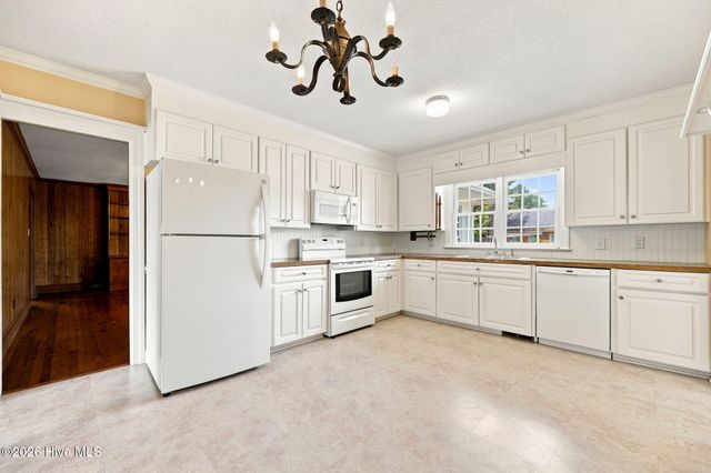1909 York Street, Kinston, NC 28504