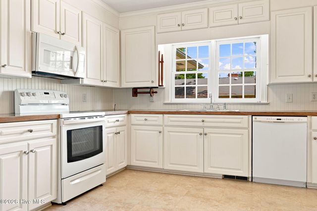 1909 York Street, Kinston, NC 28504