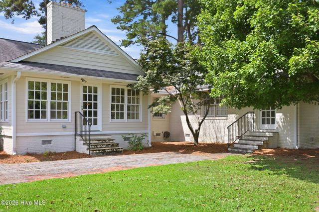 1909 York Street, Kinston, NC 28504