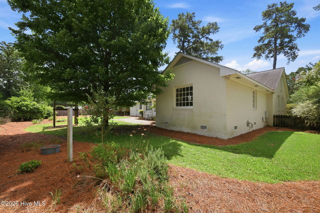 1909 York Street, Kinston, NC 28504