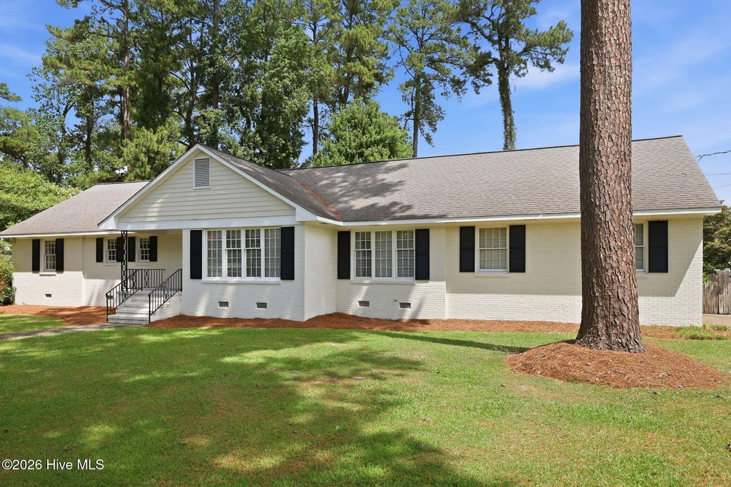 1909 York Street, Kinston, NC 28504