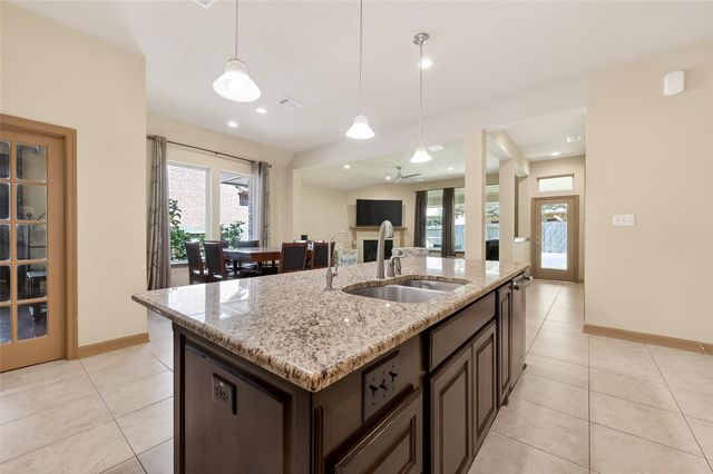 7118 Argonne Trail, Sugar Land, TX 77479