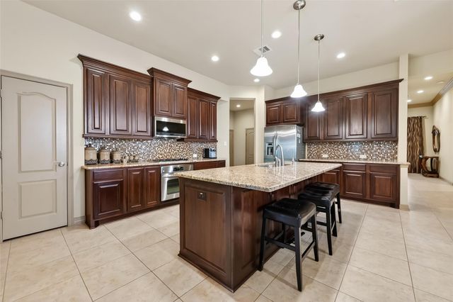 7118 Argonne Trail, Sugar Land, TX 77479