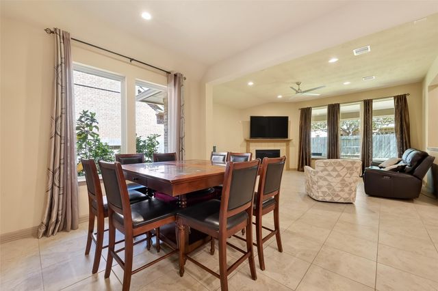 7118 Argonne Trail, Sugar Land, TX 77479