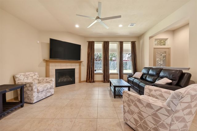 7118 Argonne Trail, Sugar Land, TX 77479