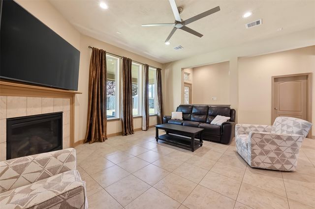 7118 Argonne Trail, Sugar Land, TX 77479