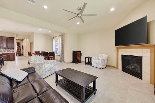 7118 Argonne Trail, Sugar Land, TX 77479