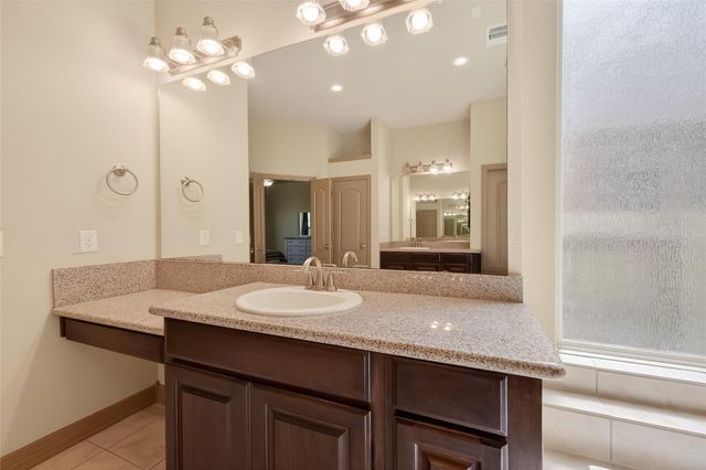 7118 Argonne Trail, Sugar Land, TX 77479