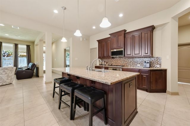 7118 Argonne Trail, Sugar Land, TX 77479
