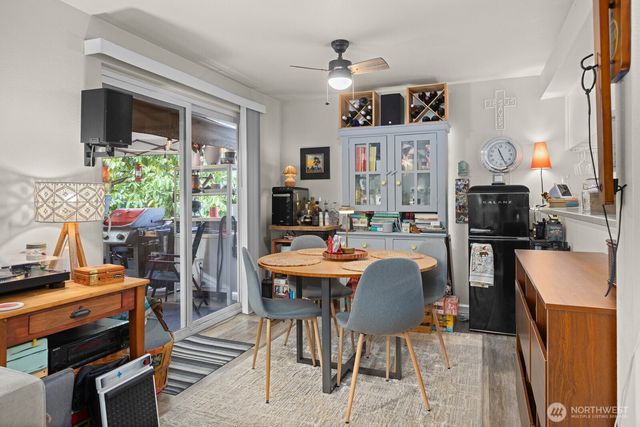 8134 212th Street SW, Edmonds, WA 98026
