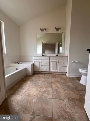 14274 MADRIGAL DR, Woodbridge, VA 22193