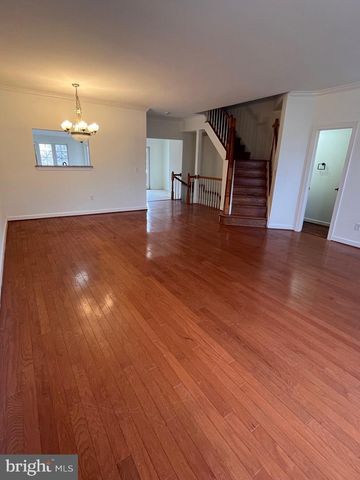 14274 MADRIGAL DR, Woodbridge, VA 22193