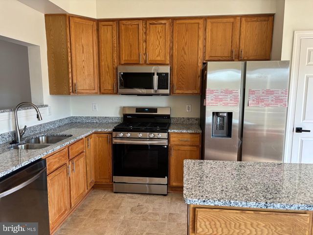 14274 MADRIGAL DR, Woodbridge, VA 22193