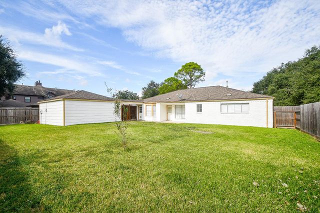 3327 Springhill Drive, Missouri City, TX 77459