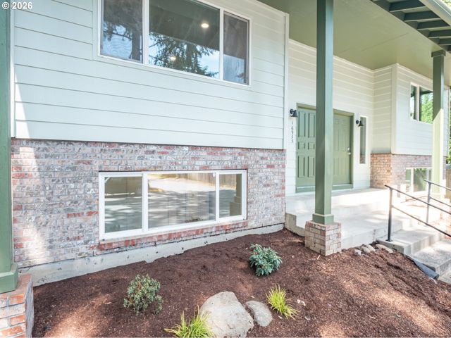 16935 Ne GLISAN St, Portland, OR 97230
