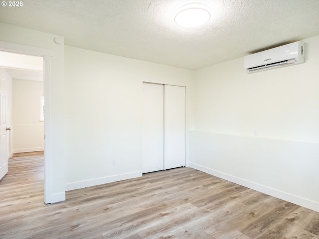 16935 Ne GLISAN St, Portland, OR 97230