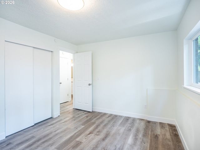 16935 Ne GLISAN St, Portland, OR 97230
