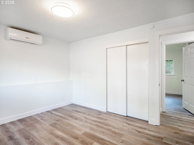 16935 Ne GLISAN St, Portland, OR 97230