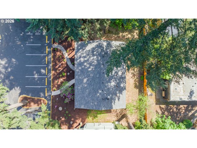 16935 Ne GLISAN St, Portland, OR 97230