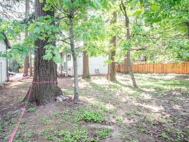 16935 Ne GLISAN St, Portland, OR 97230
