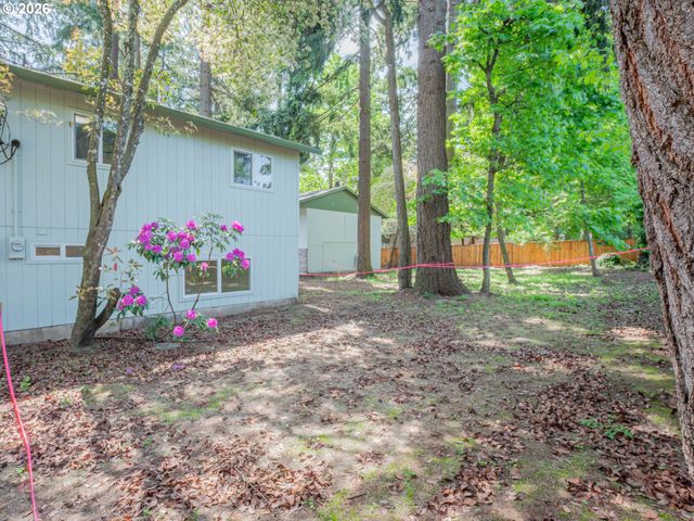 16935 Ne GLISAN St, Portland, OR 97230