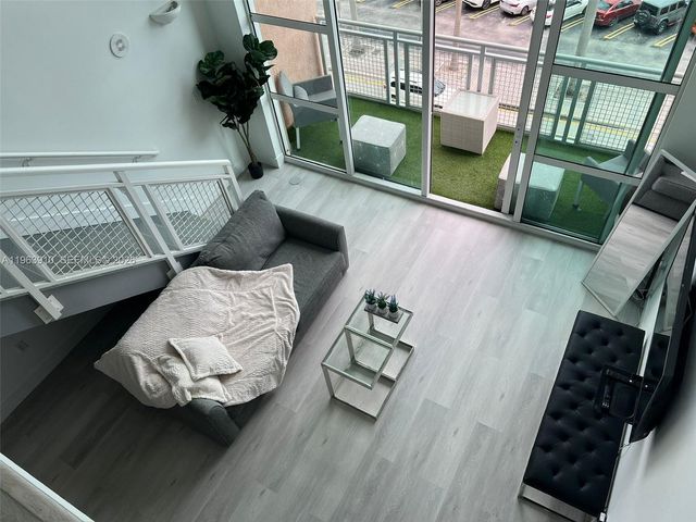 253 NE 2nd St 433, Miami, FL 33132