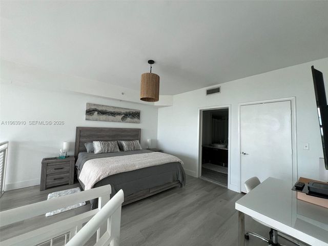 253 NE 2nd St 433, Miami, FL 33132