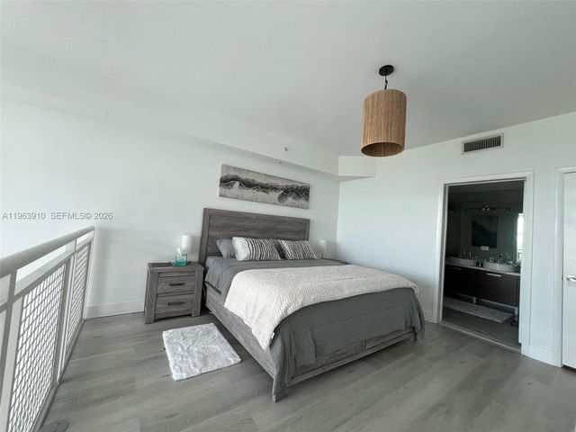 253 NE 2nd St 433, Miami, FL 33132