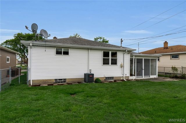 203 Lou Ann Drive, Cheektowaga, NY 14043
