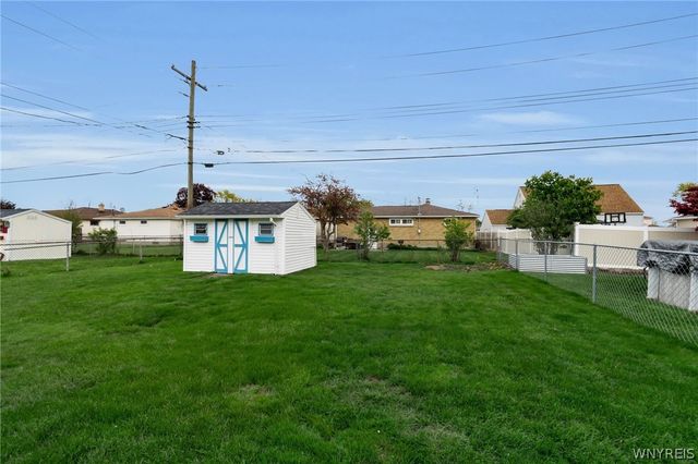 203 Lou Ann Drive, Cheektowaga, NY 14043