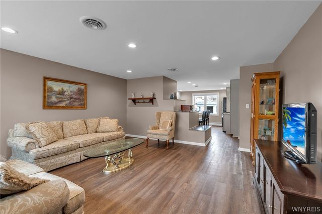 203 Lou Ann Drive, Cheektowaga, NY 14043