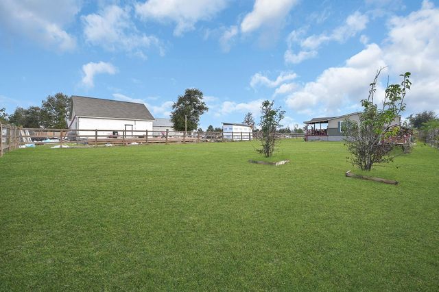 116 Road 5240, Cleveland, TX 77327